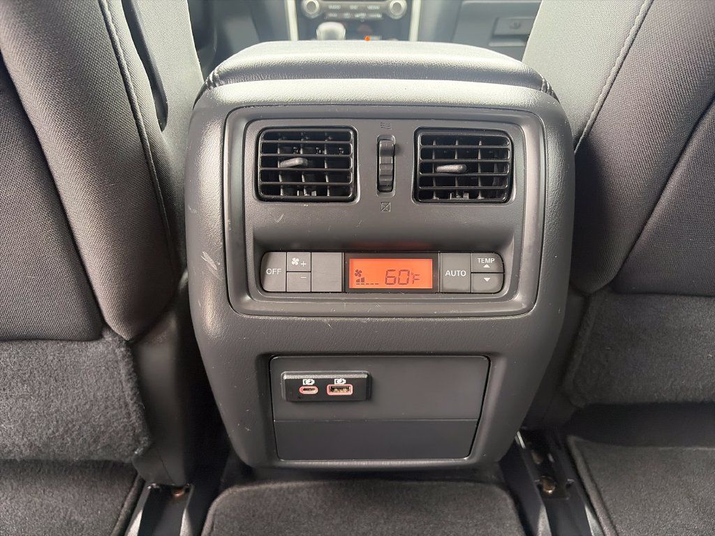 Used 2020 Nissan Pathfinder SV AWD/4WD image 37