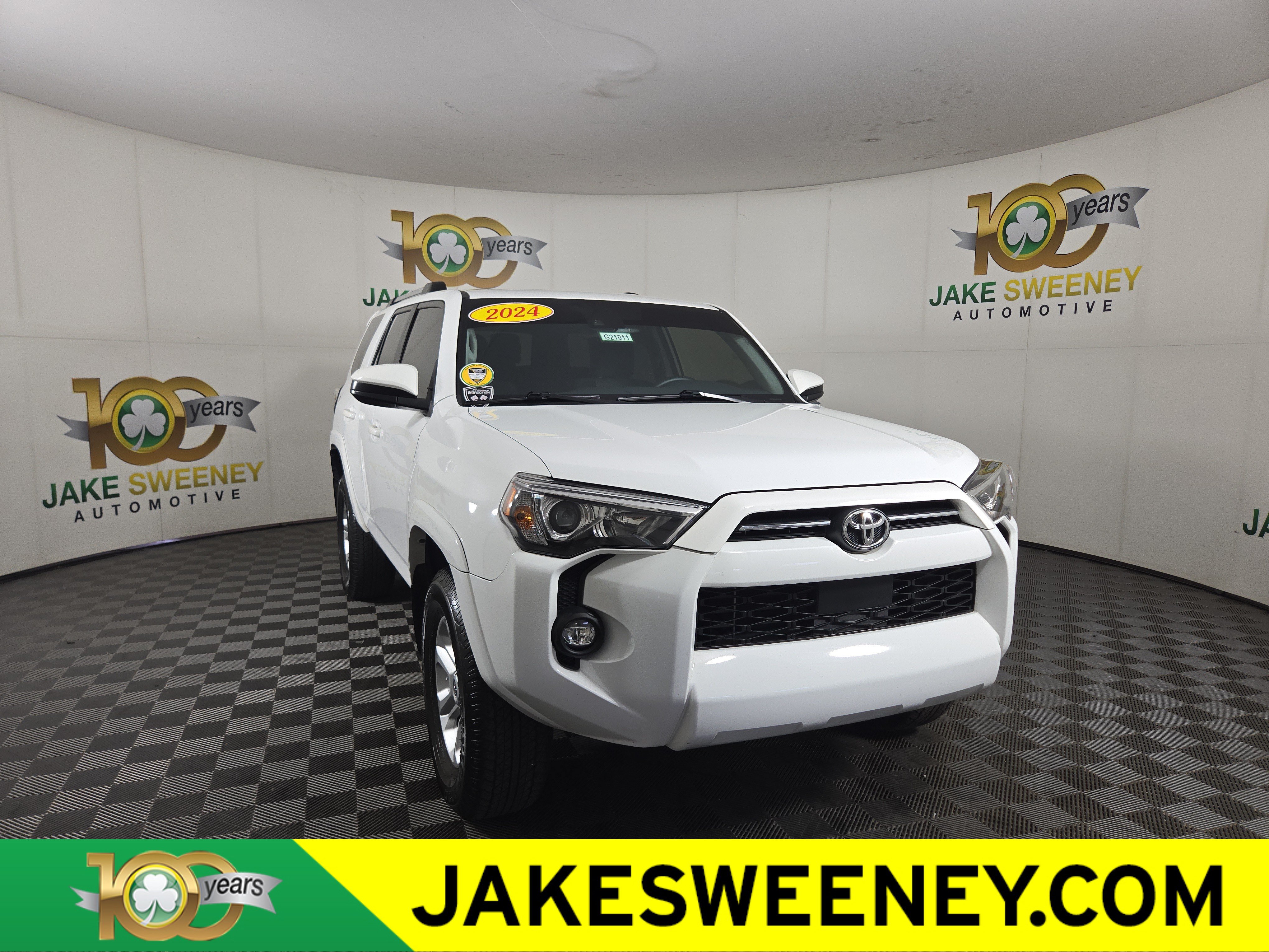Used 2024 Toyota 4Runner SR5 AWD/4WD image 1