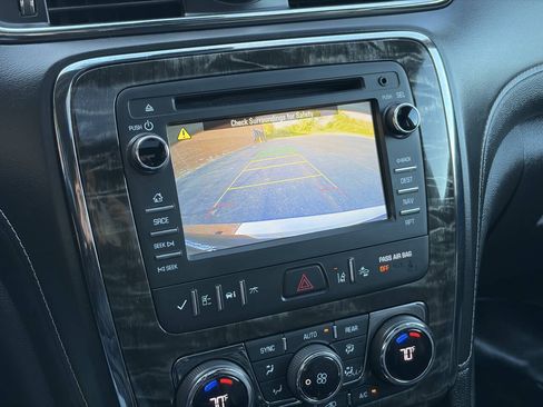 Used 2014 Buick Enclave Premium AWD/4WD image 36
