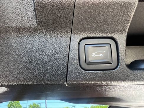 Used 2019 GMC Acadia SLE AWD/4WD image 15