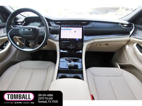 Used 2025 Jeep Grand Cherokee L Limited RWD image 10