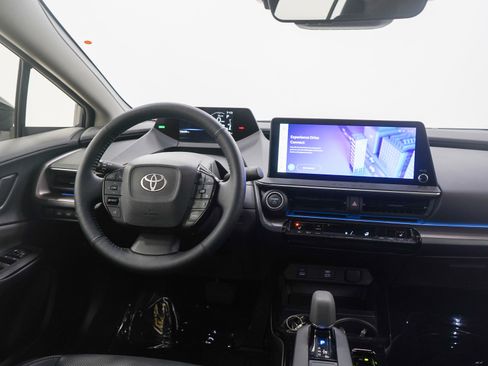 Used 2024 Toyota Prius XLE image 14