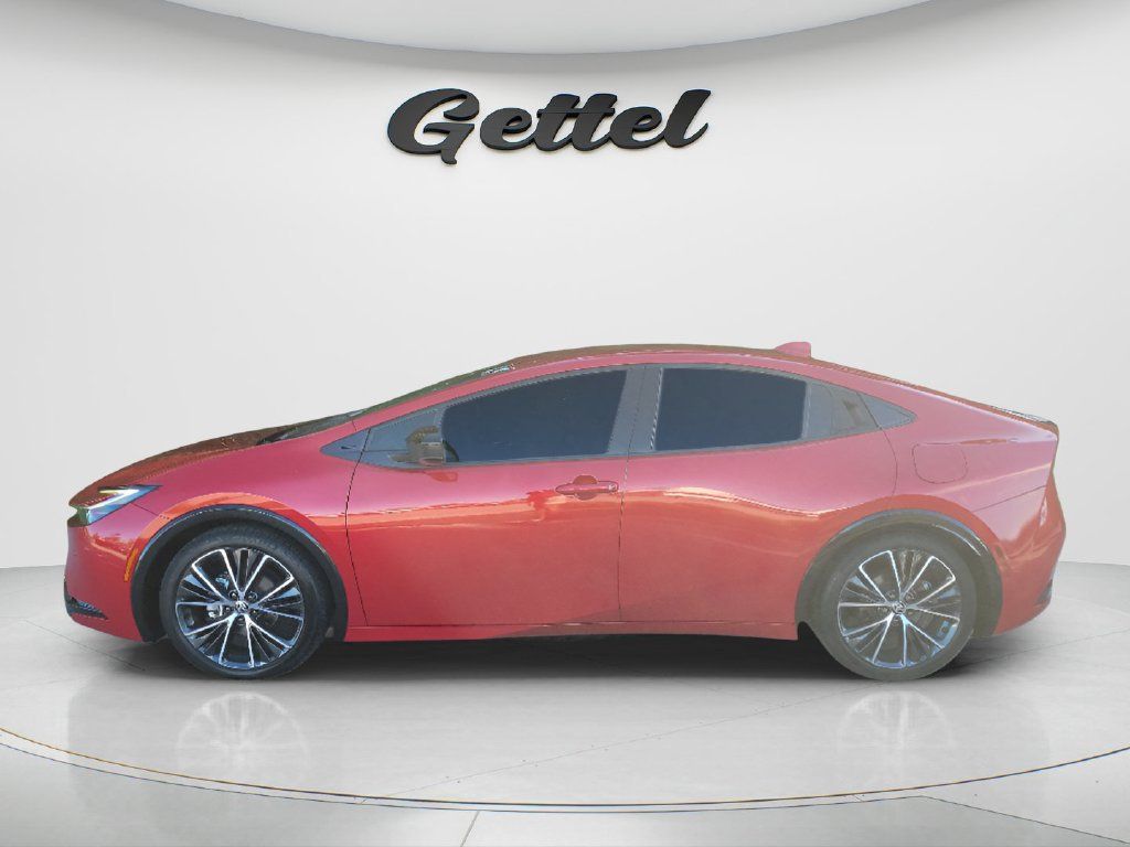 Used 2025 Toyota Prius XLE FWD image 8