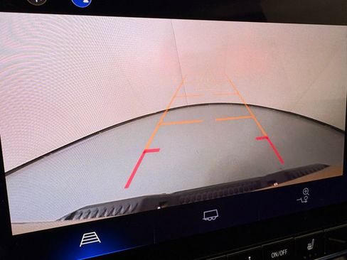 Used 2025 Chevrolet Colorado Z71 image 34