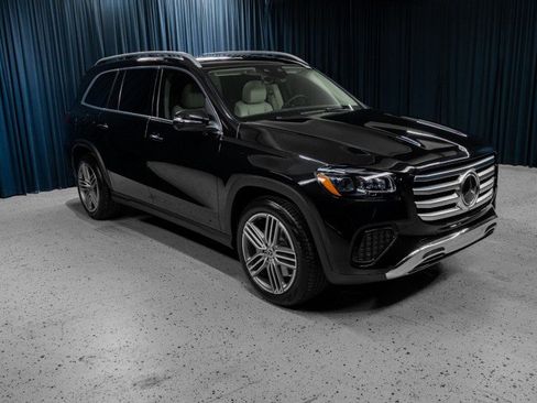New 2026 Mercedes-Benz GLS 450 4MATIC image 3