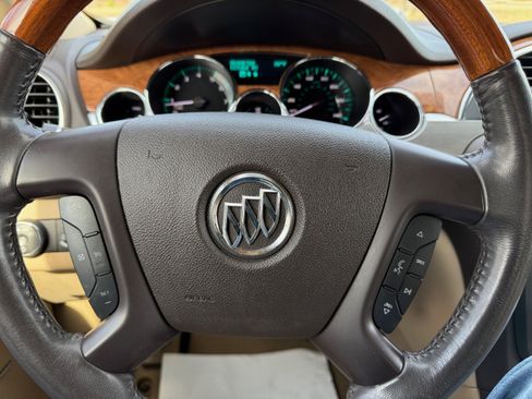 Used 2009 Buick Enclave CXL w/ Entertainment Package #3 image 18