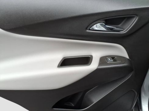 Used 2023 Chevrolet Equinox LS image 15