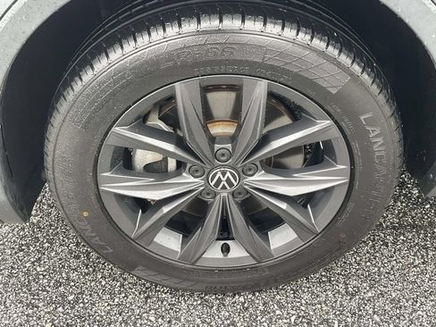 Used 2022 Volkswagen Tiguan SE AWD/4WD image 4