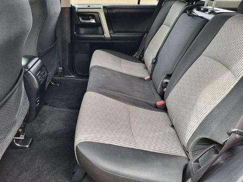 Used 2018 Toyota 4Runner SR5 AWD/4WD image 22