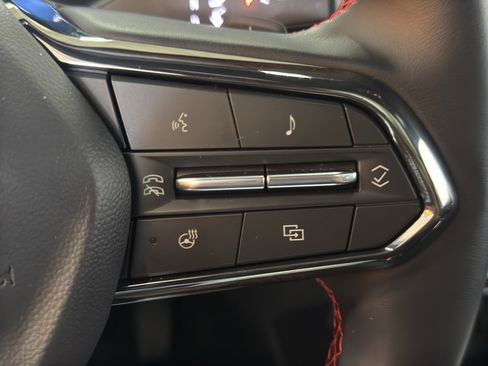 Used 2025 Chevrolet Traverse RS AWD/4WD image 27
