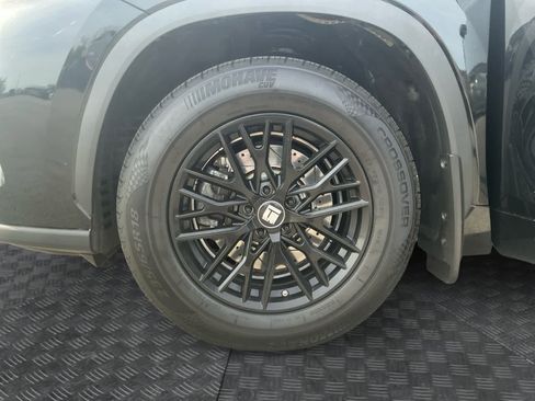 Used 2023 Toyota Highlander XLE image 13