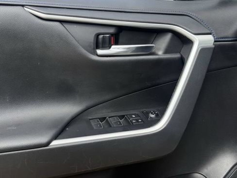 Used 2022 Toyota RAV4 XSE AWD/4WD image 27