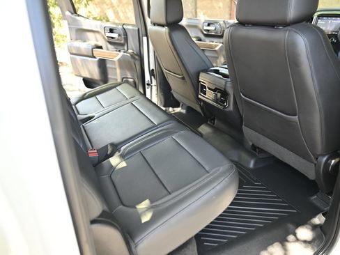 Used 2019 Chevrolet Silverado 1500 LT Trail Boss AWD/4WD image 17