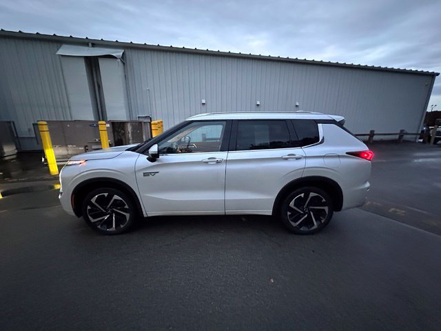 Used 2023 Mitsubishi Outlander SEL AWD/4WD image 6