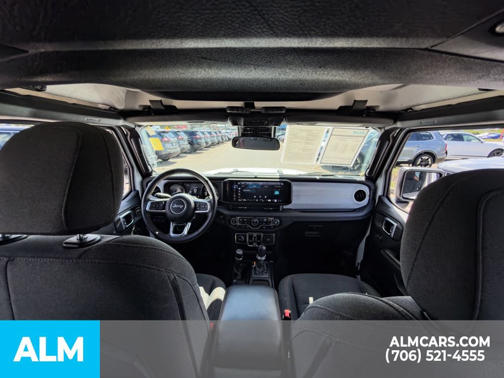 Used 2024 Jeep Wrangler Unlimited Sahara AWD/4WD image 24