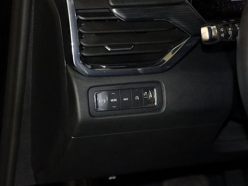 Used 2024 GMC Acadia Elevation image 28