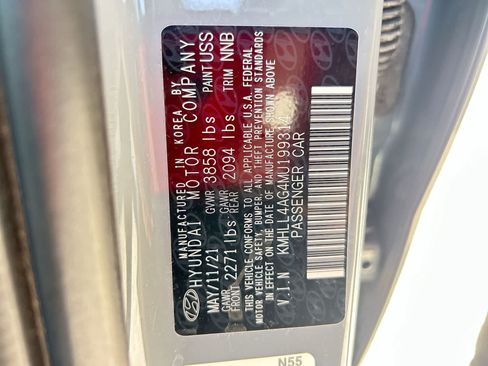 Used 2021 Hyundai Elantra SE FWD image 2