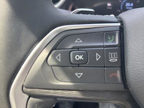 Used 2024 Jeep Grand Cherokee L Laredo image 17