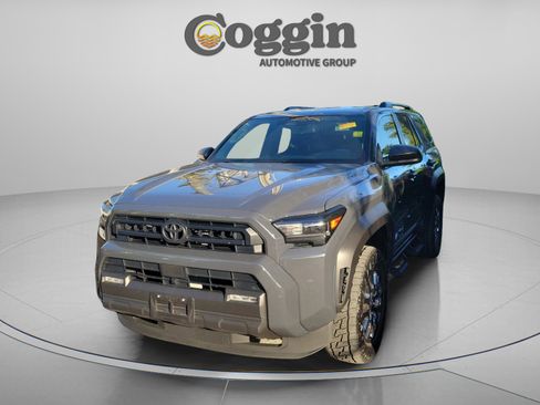 Used 2025 Toyota 4Runner SR5 image 1
