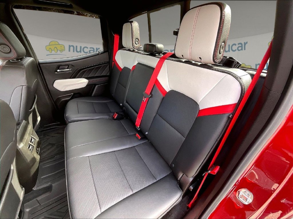 Used 2025 GMC Canyon AT4 w/ AT4X Package AWD/4WD image 14