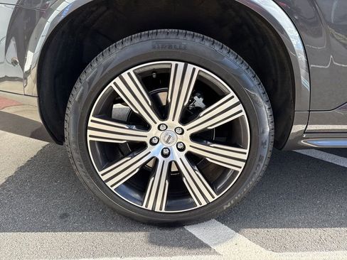 Used 2025 Volvo XC90 B6 Ultra image 9