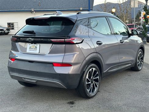 Used 2023 Chevrolet Bolt EUV Premier w/ Sun & Sound Package image 6