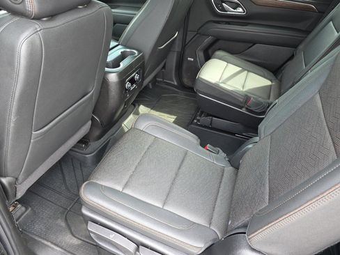 Used 2024 Chevrolet Tahoe High Country AWD/4WD image 12