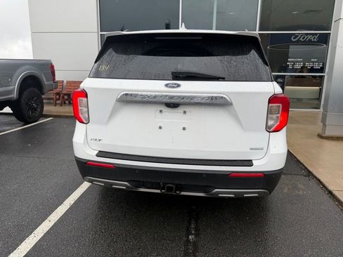 Used 2020 Ford Explorer XLT w/ Equipment Group 202A RWD image 4