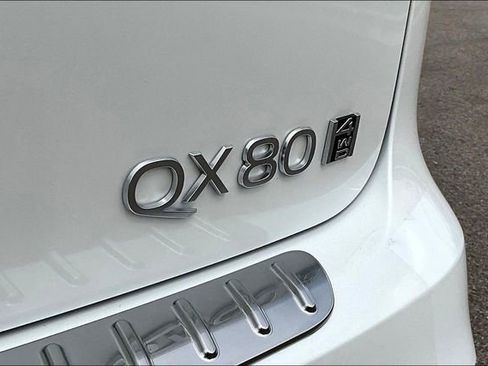 New 2026 INFINITI QX80 Luxe image 8