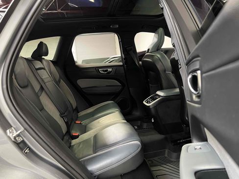 Used 2020 Volvo XC60 T5 R-Design image 38