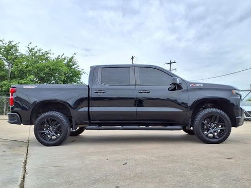 Used 2020 Chevrolet Silverado 1500 LT Trail Boss w/ Midnight Edition AWD/4WD image 4