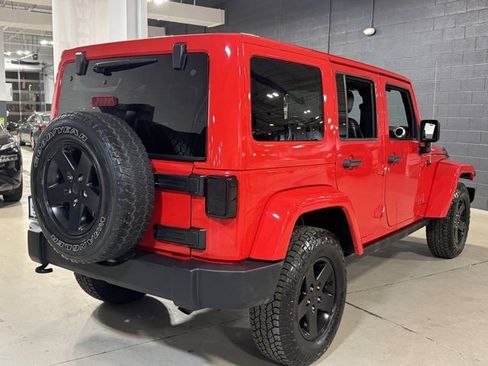 Used 2015 Jeep Wrangler Unlimited Sahara AWD/4WD image 18