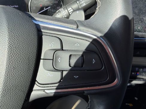 Used 2021 Buick Envision Essence w/ Technology Package I image 13