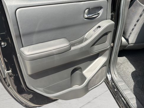 Certified 2025 Nissan Frontier SV RWD image 16