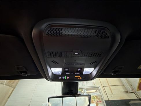 Certified 2025 Cadillac XT6 Premium Luxury w/ Platinum Package image 22