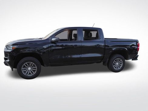 Used 2024 Chevrolet Colorado LT w/ LT Convenience Package AWD/4WD image 2