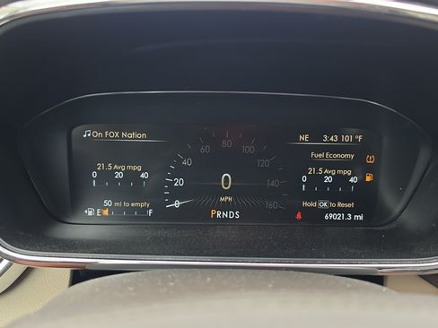 Used 2017 Lincoln Continental Premiere FWD image 14