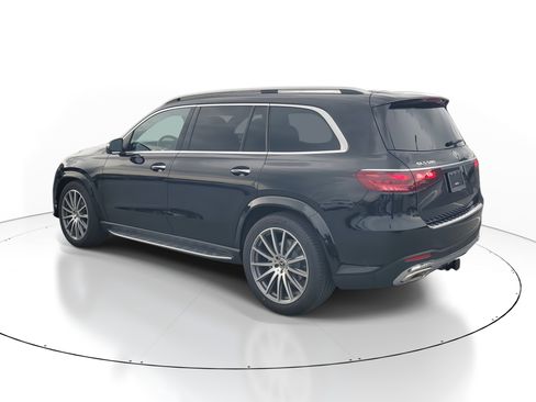 New 2026 Mercedes-Benz GLS 580 4MATIC image 3