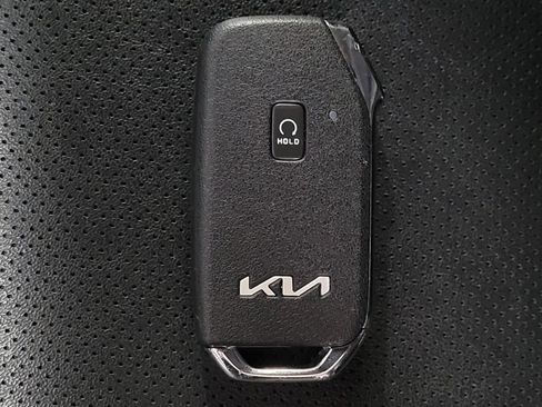 Used 2022 Kia Telluride S FWD image 32