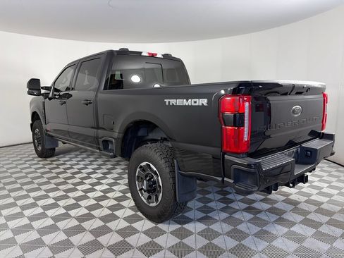 Used 2023 Ford F250 Lariat w/ Lariat Ultimate Package AWD/4WD image 5