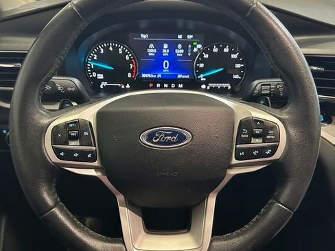Used 2020 Ford Explorer XLT w/ Equipment Group 202A AWD/4WD image 28