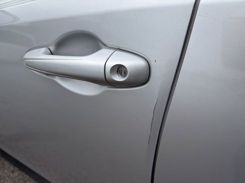 Used 2015 Toyota RAV4 LE AWD/4WD image 13