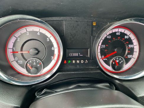 Used 2019 Dodge Grand Caravan SXT image 12