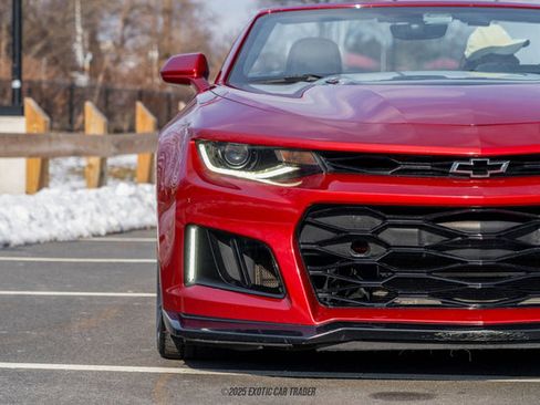Used 2019 Chevrolet Camaro ZL1 image 64