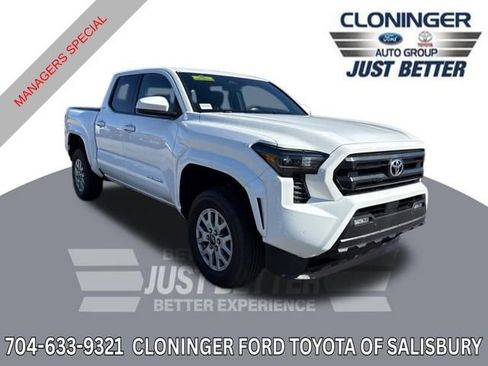 Used 2025 Toyota Tacoma SR5 image 1