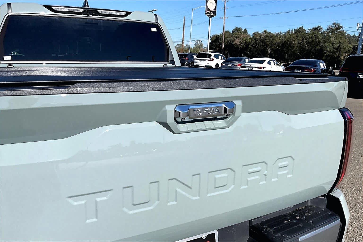 Used 2024 Toyota Tundra Limited AWD/4WD image 30