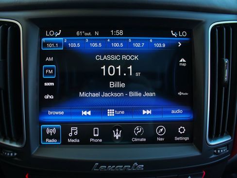 Used 2019 Maserati Levante S GranLusso AWD/4WD image 36