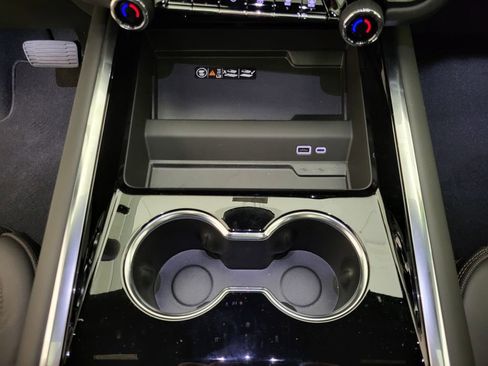 New 2025 Chevrolet Suburban High Country image 42