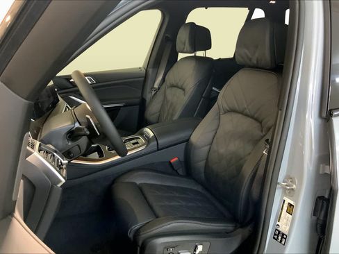 Used 2026 BMW X5 xDrive40i w/ M Sport Package AWD/4WD image 9