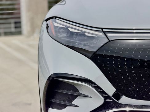 New 2026 Mercedes-Benz EQS 400 4MATIC SUV image 8